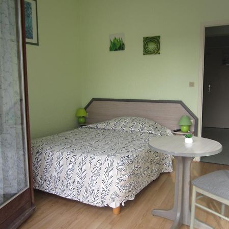 Hotel Cafe Du Palais โทนง-เลส์-แบงส์ ห้อง รูปภาพ