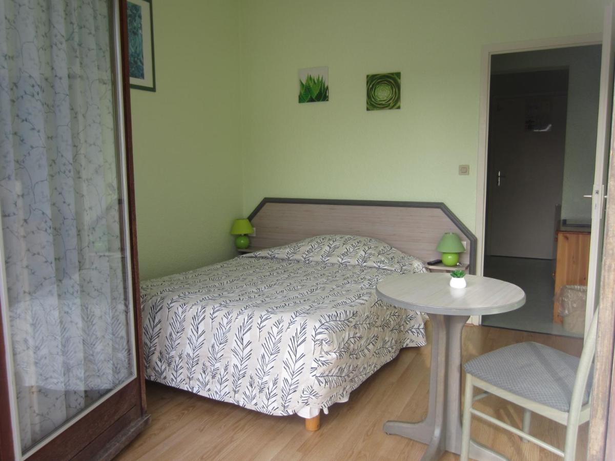 Hotel Cafe Du Palais โทนง-เลส์-แบงส์ ห้อง รูปภาพ